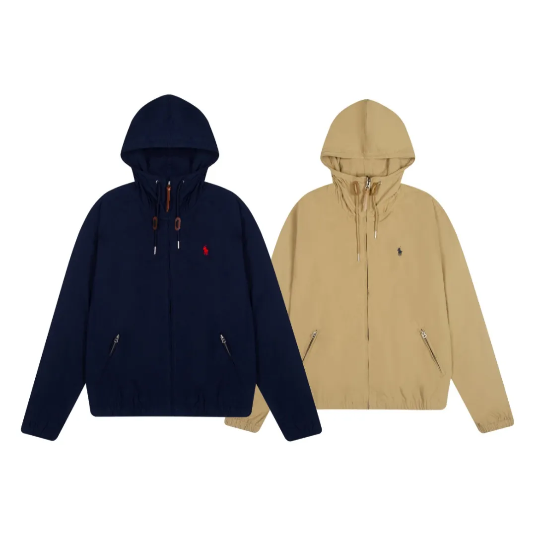 P290 White background picture [Popular item] Style number: 25109# (on sale all year round) Color: khaki/navy blue Size: S to XL - Ralph Lauren/Ralph Lauren Solid color logo embroidered cotton soft shell fabric hooded assault jacket - the face is the same as the original 32 high count plain weave super soft carbon grinding ✅ - Brand POLO three zippers Customized back collar webbing Dark and light two-color oil edge leather strips ✅ - Ralph Lauren/Ralph Lauren's classic men's and women's bomber zipper hooded jacket. It has an elegant and fashionable style with any wear. It has a retro and relaxed feel. The hood and zipper elements add to the casual casualness. The paper man effect on the upper body can be perfectly controlled whether it is sports style or casual style ✅